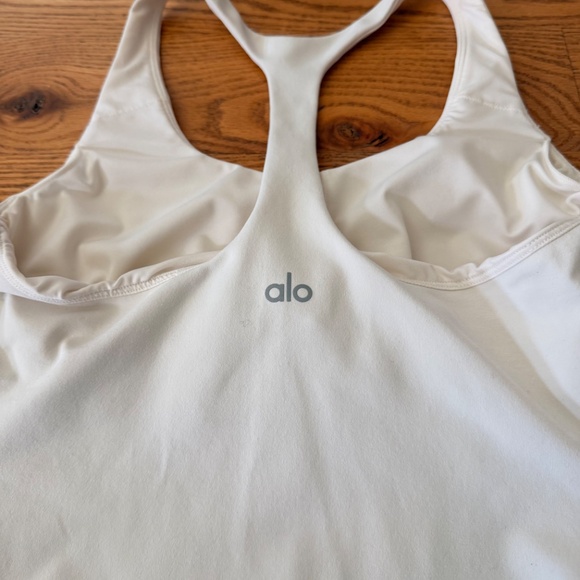 ALO Yoga Sleek Back Bodysuit in Ivory/White (Size M) - Picture 5 of 8